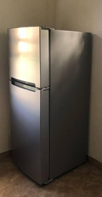 Kelly'S Studio Apartment - Rental Near Airport, Amenities And Bus Route سانت فيليب المظهر الخارجي الصورة